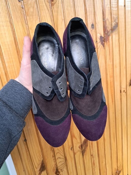 Демісезонні замшеві туфлі на підборі (чобітки)