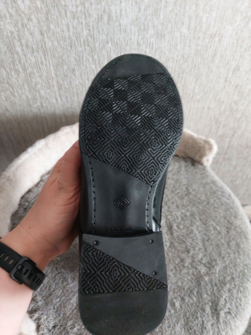 Продам шкіряні ботинки 37 р.