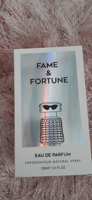 Perfumy srebrny robot
