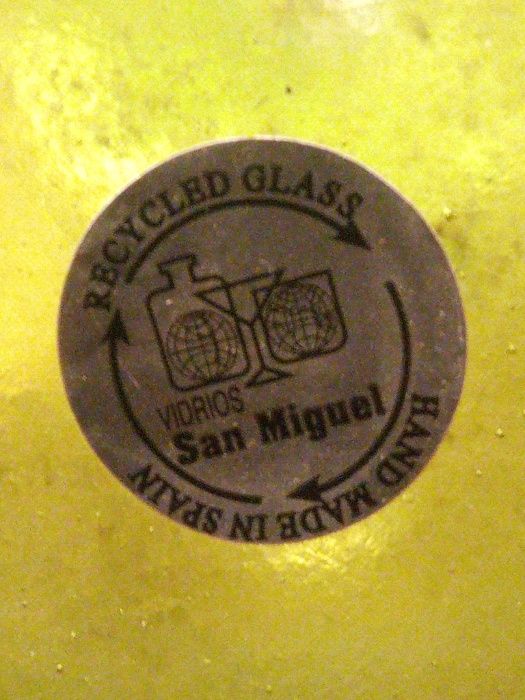Garrafa antiga em vidro reciclado