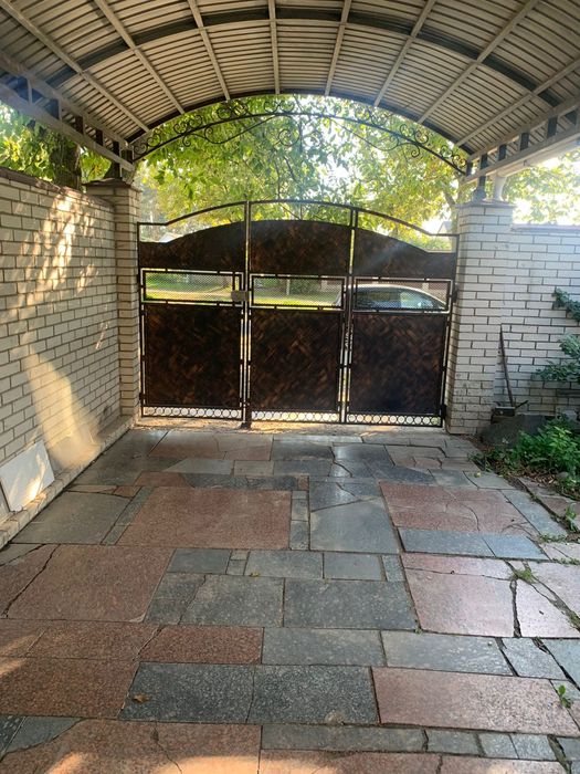 Продаж Гарної частини Будинку по І Гонти 140м2