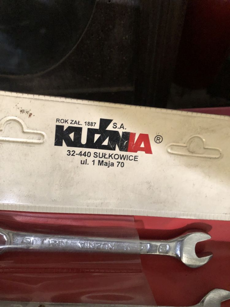 Zestaw kluczy nasadowych King Tony + klucze plasko oczkowe Kuznia