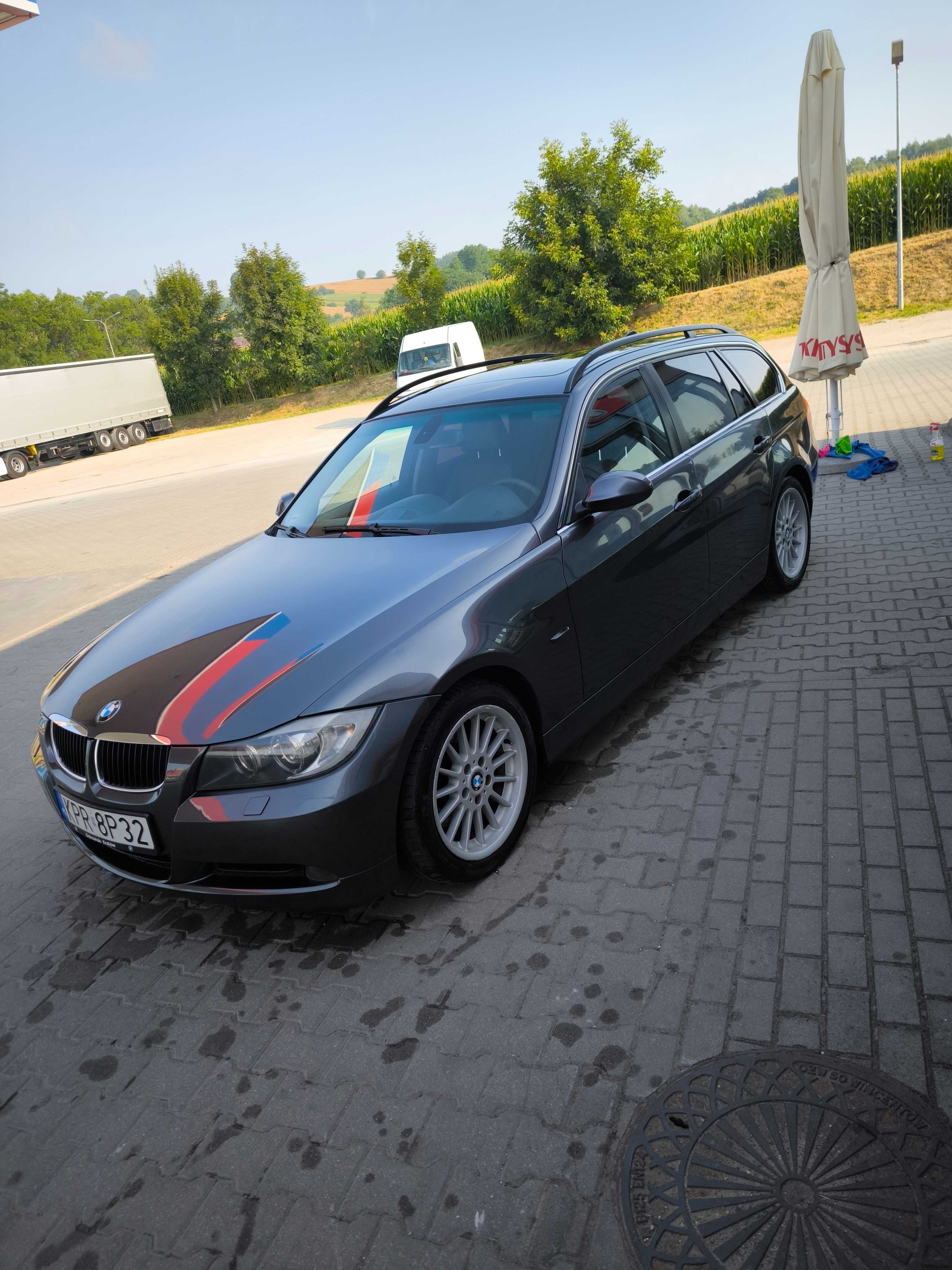 BMW E91 325xi 218km LPG