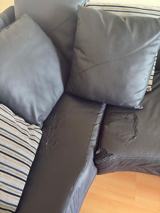 Sofá Chaise Longue em cabedal