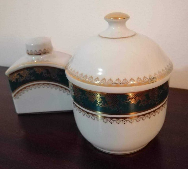 Porcelana - Frasco Magalhães e Pote em motivos verde e dourado
