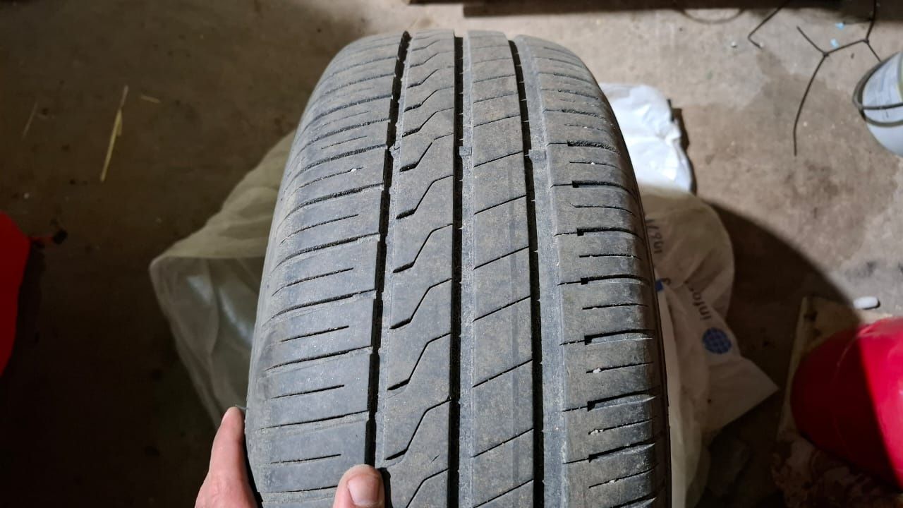 Продам резину funtoma-215 60 r16