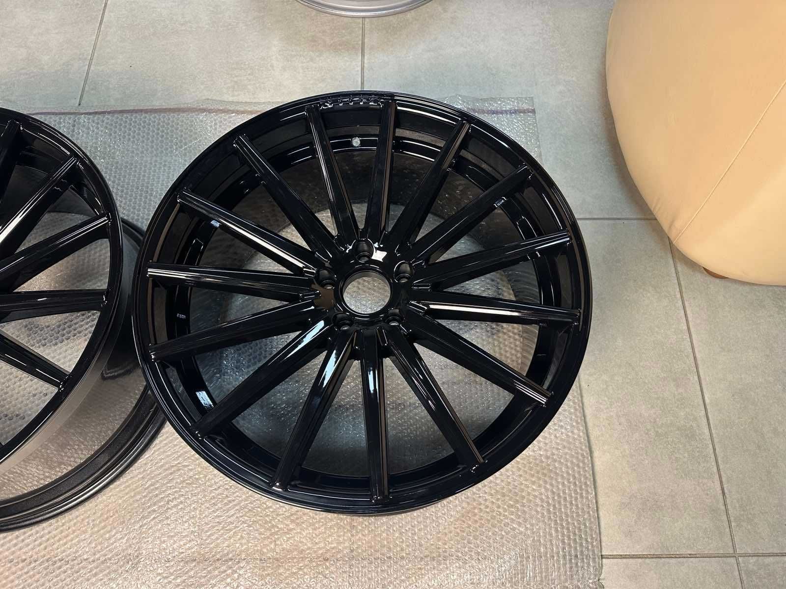 R22 Vossen Range Rover комплект 5x120 J10,5 VFS2 Gloss Black Concave