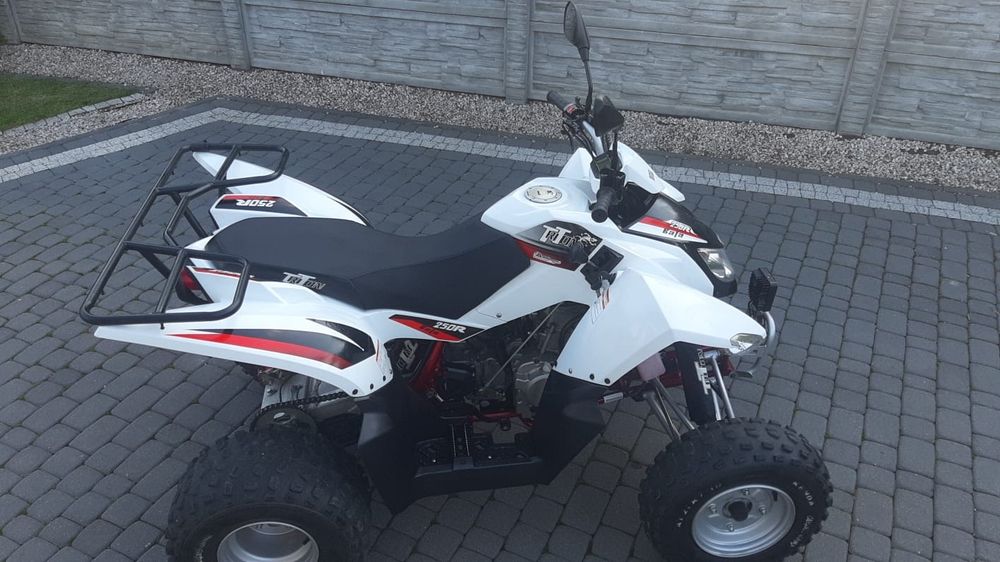 Lucky star 250 triton baja access