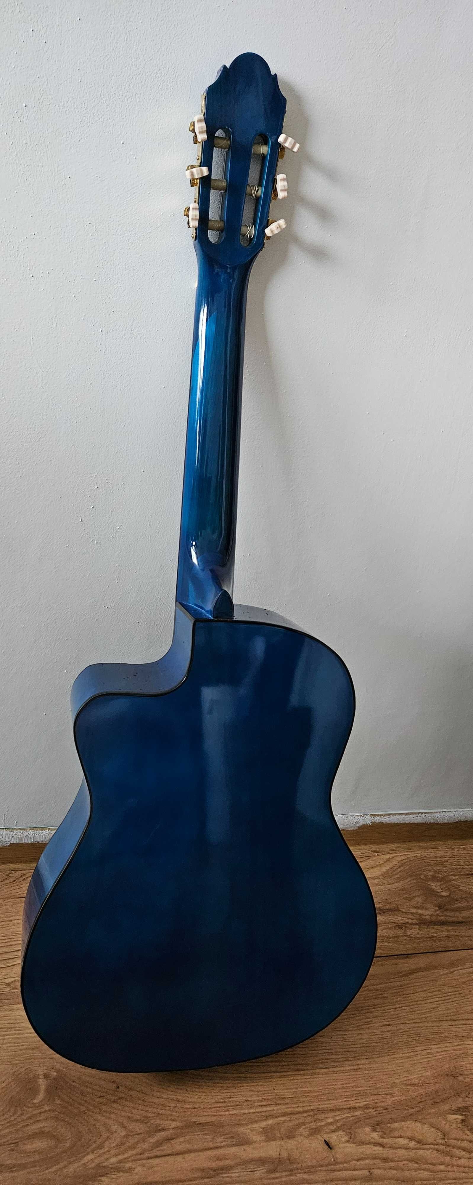 Gitara duża z pokrowcem