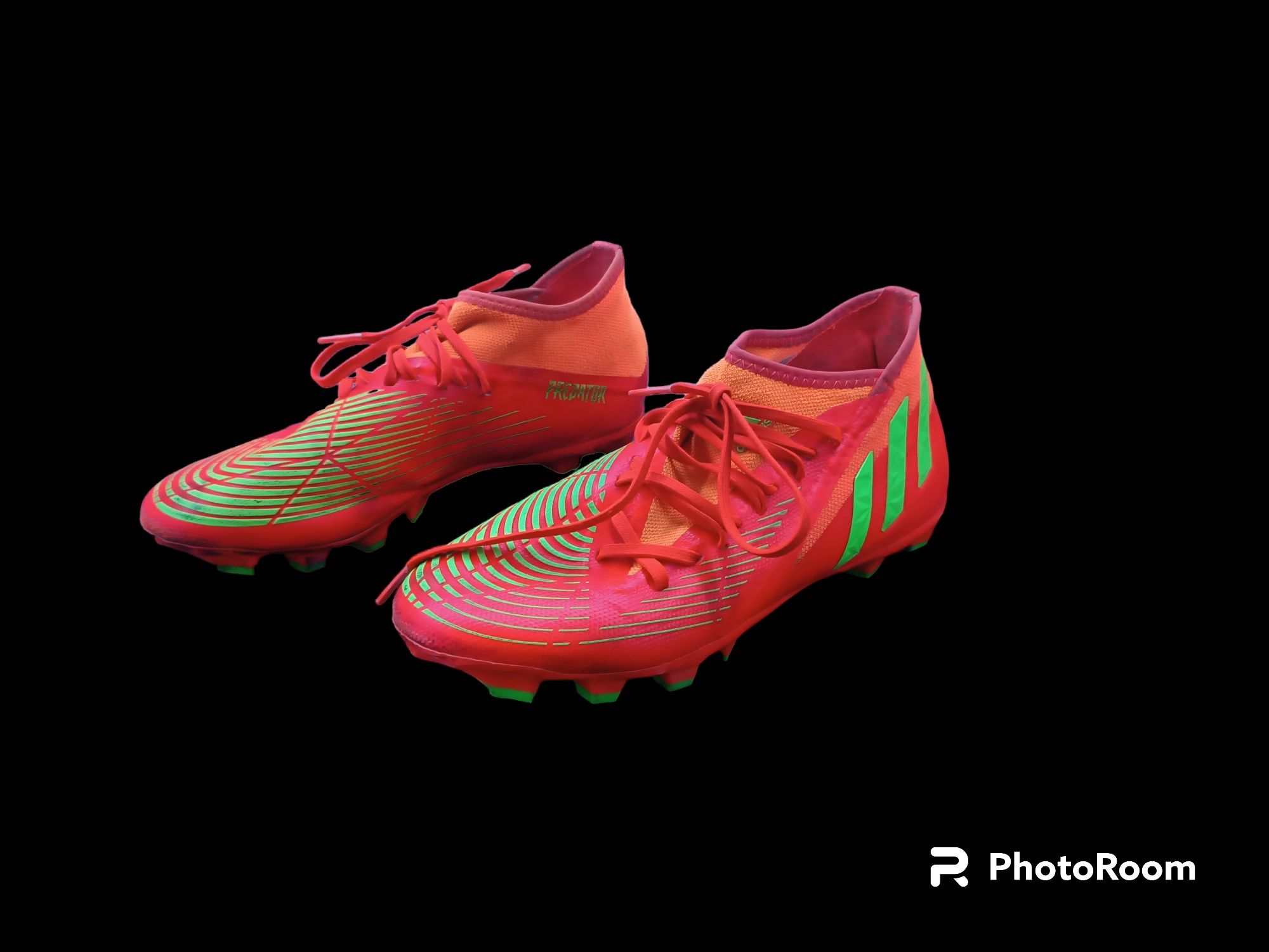 Chuteiras adidas Predator com meia quase novas