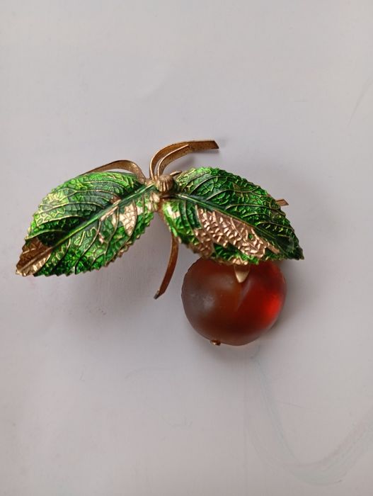 Винтажная брошь янтарь