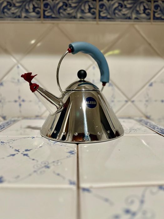 Alessi 9093 - czajnik z ptaszkiem