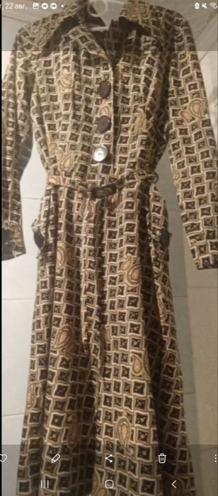 Сукняя міді з кишенями ,принт ,колір бежевий.