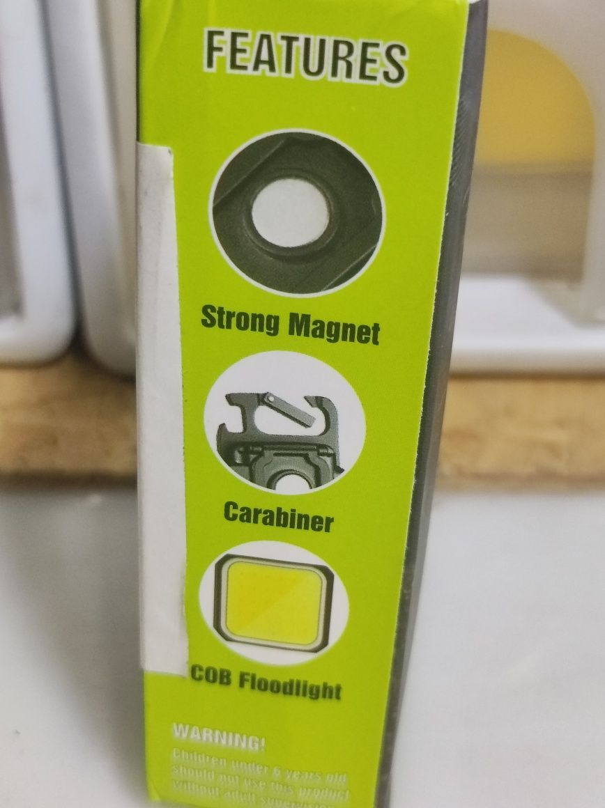 Mini lanterna LED de bolso recarregável