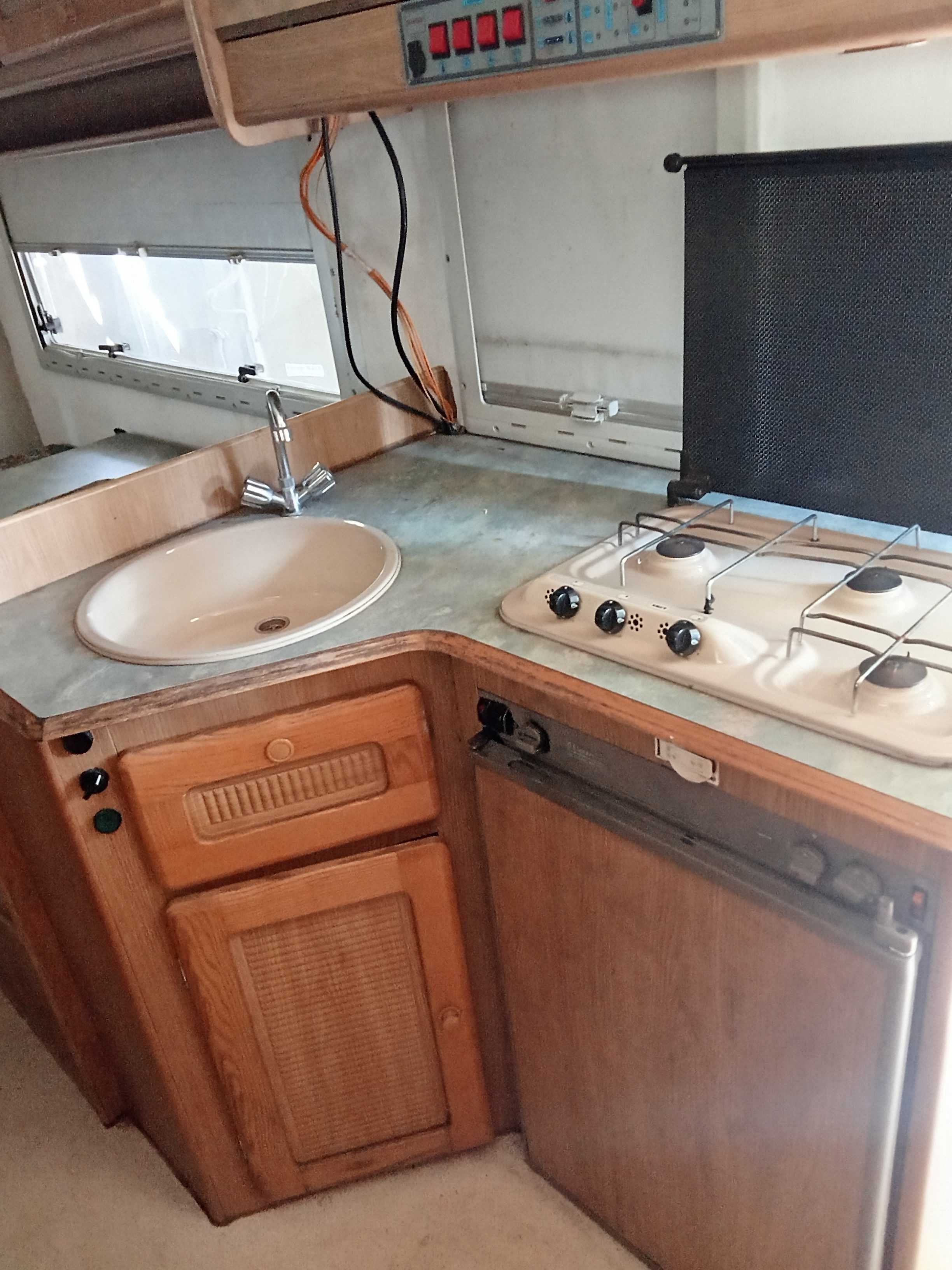 autocaravana fiat e ford transit,favor ler todo o anúncio