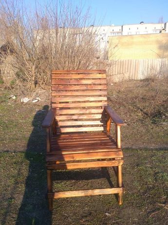 Продам деревянное кресло