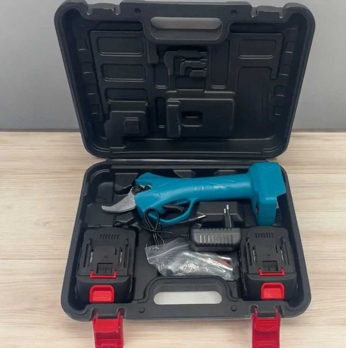 Акамуляторний секатор для обрізки дерев та кущів