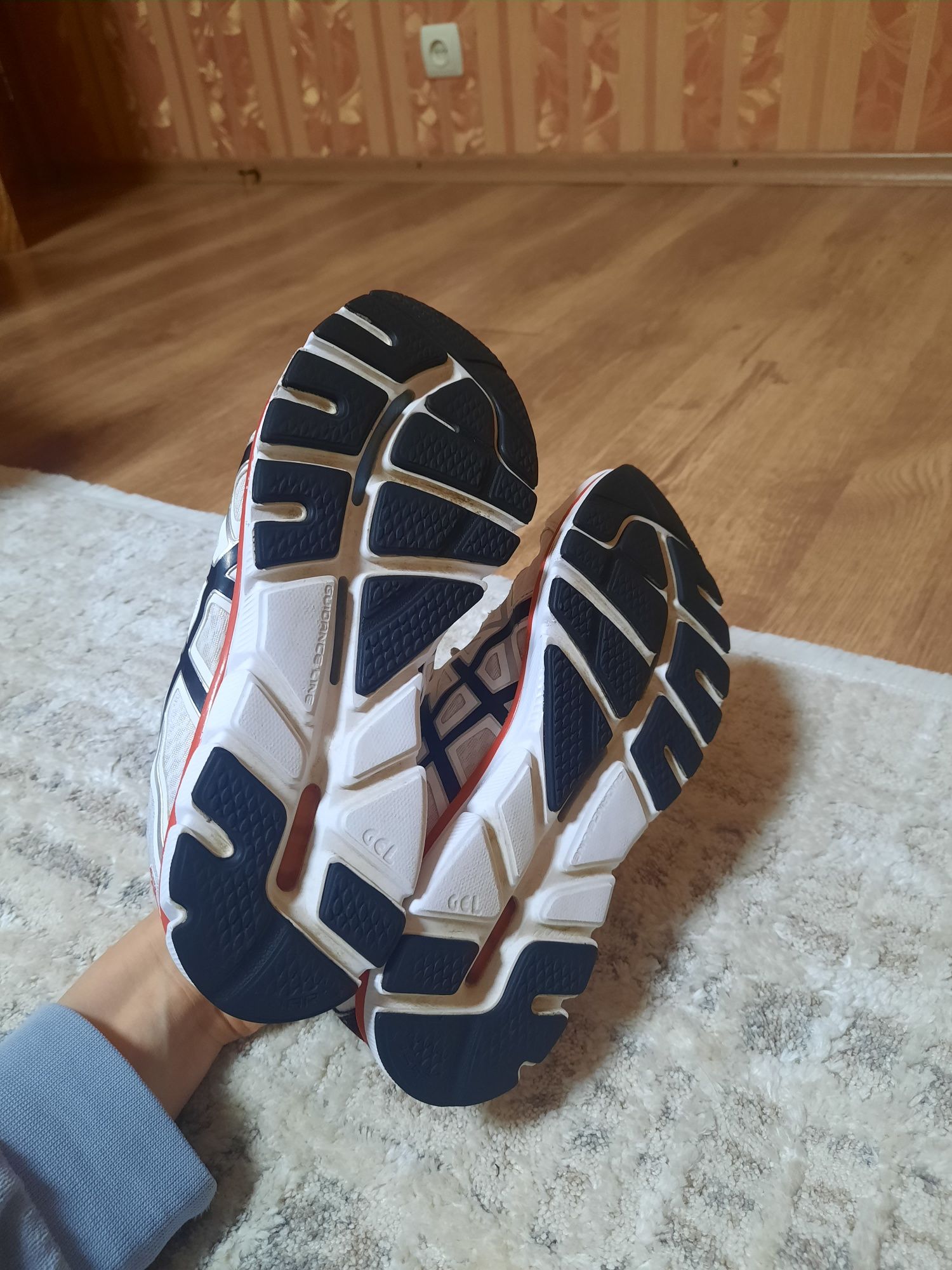Кроссовки ASICS 23.5 см