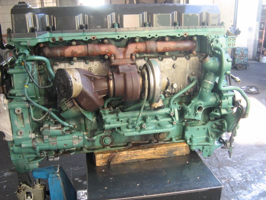 Silnik VOLVO D5D CDE3 , D6A250 , D6B250 D7D EEE2 , D7E , D7E GAE3 , D9