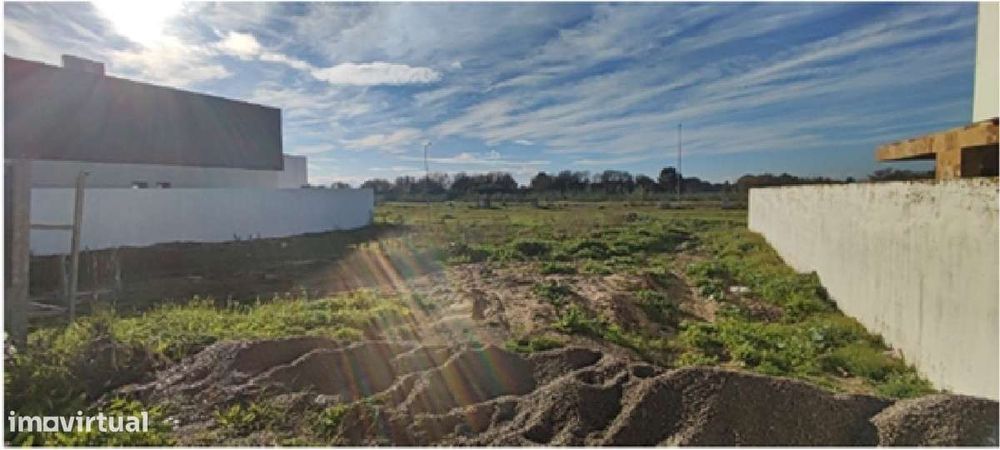 Vende-Se Terreno Urbano