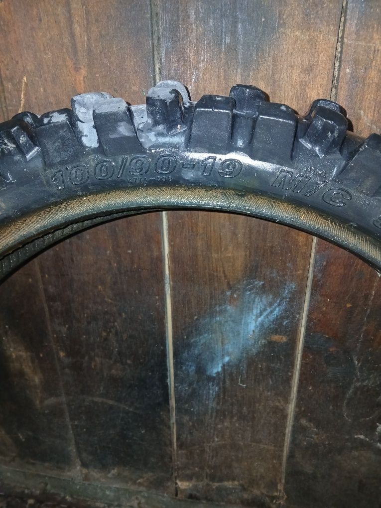 Продам колесо ендуро 100/90/r19