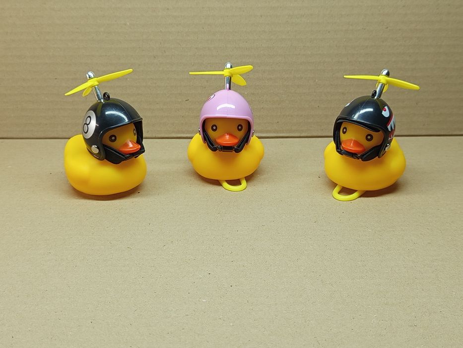 Качка на кермо мото або в автомобіль на торпедо