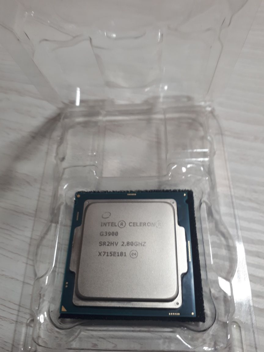 Продам процессор  intel celeron g3900 s1151