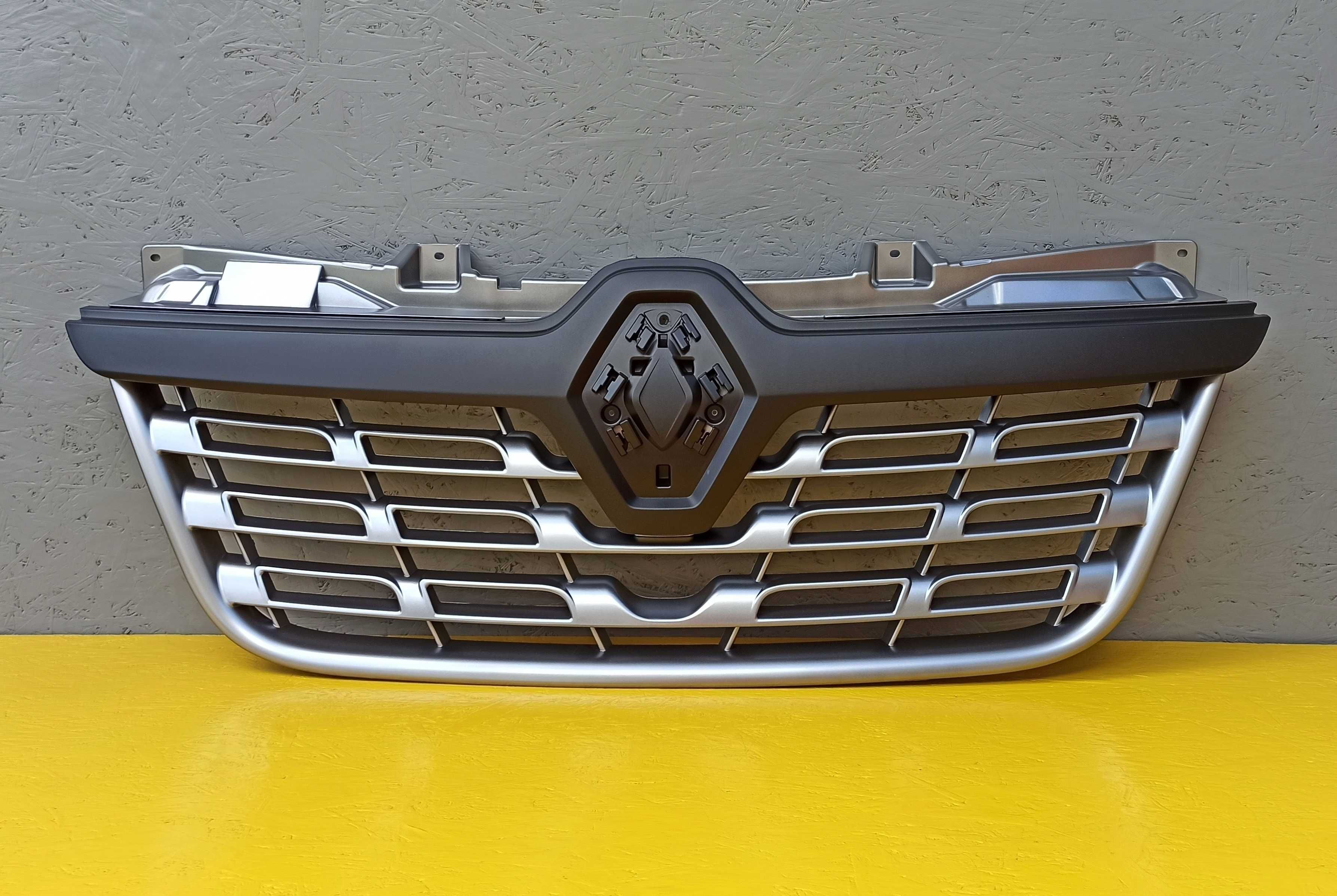 Бампер задний на Opel Movano Renault Master Мовано Мастер 14-19р