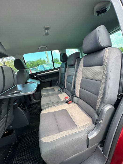 Продам Volkswagen Touran 2006 рік можлива розстрочка,кредит,обмін!