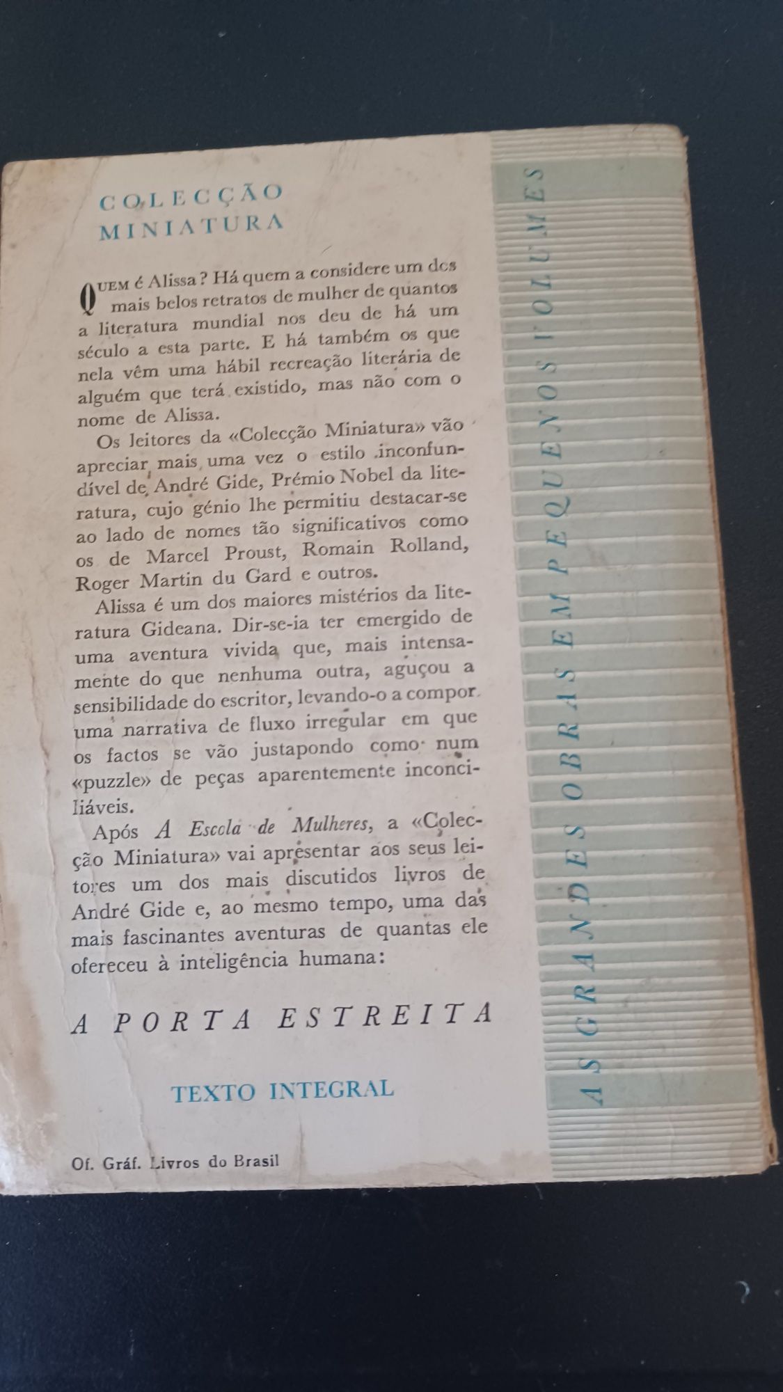 Livro "A Velha Casa Sombria" de J.B. Priestley