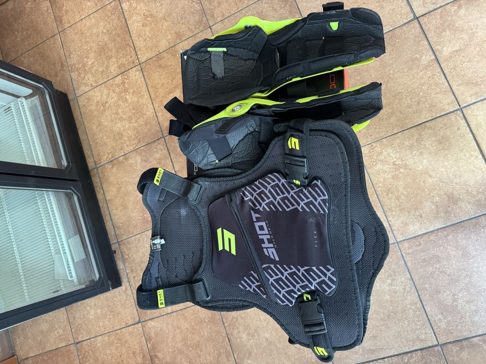 Zestaw na Crosa kask Buty Forma Buzer ochraniacze 100%