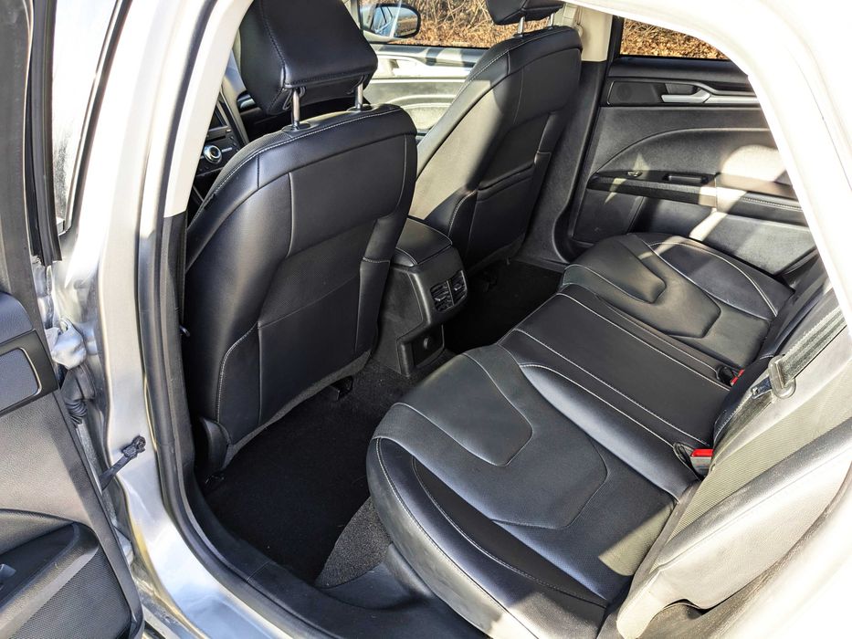 Ford Fusion Titanium 2020 plug-in hybrid