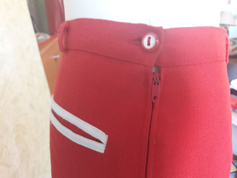 Len - czerwona spódnica rozmiar 38