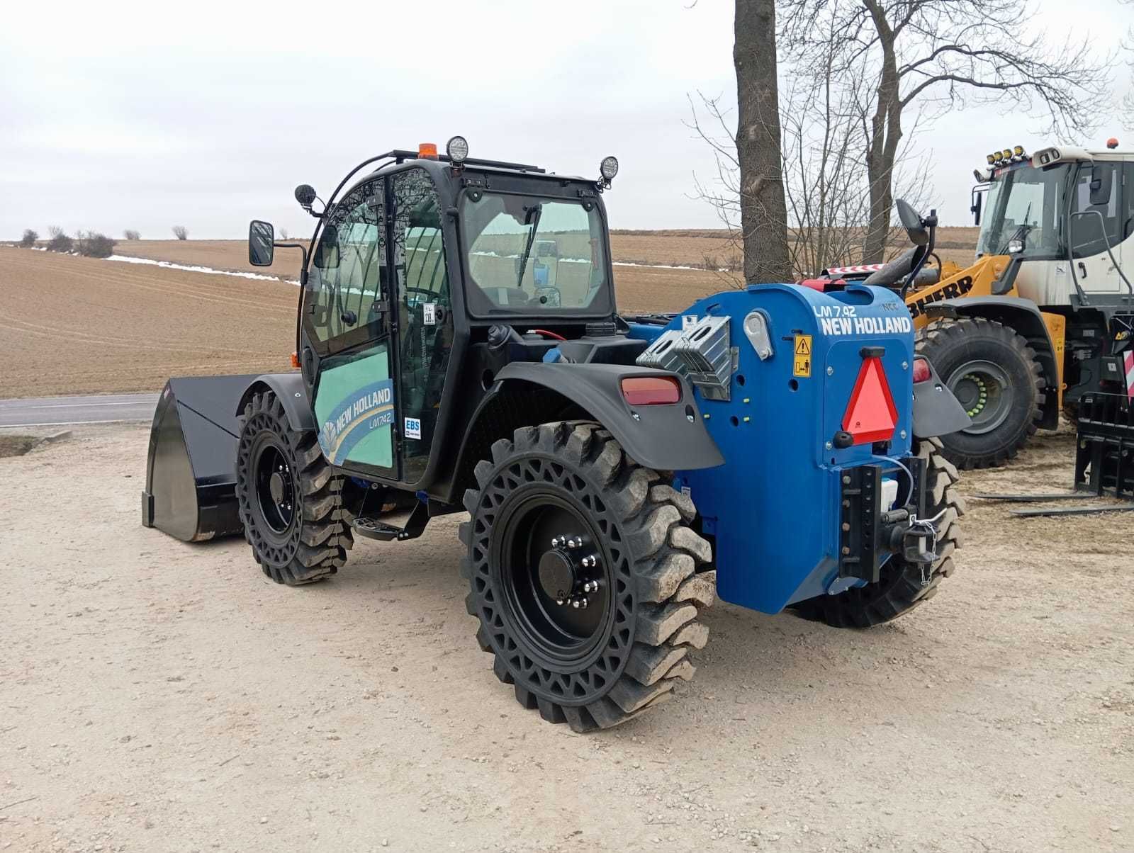 Ładowarka teleskopowa New Holland LM 7,42     ELITE