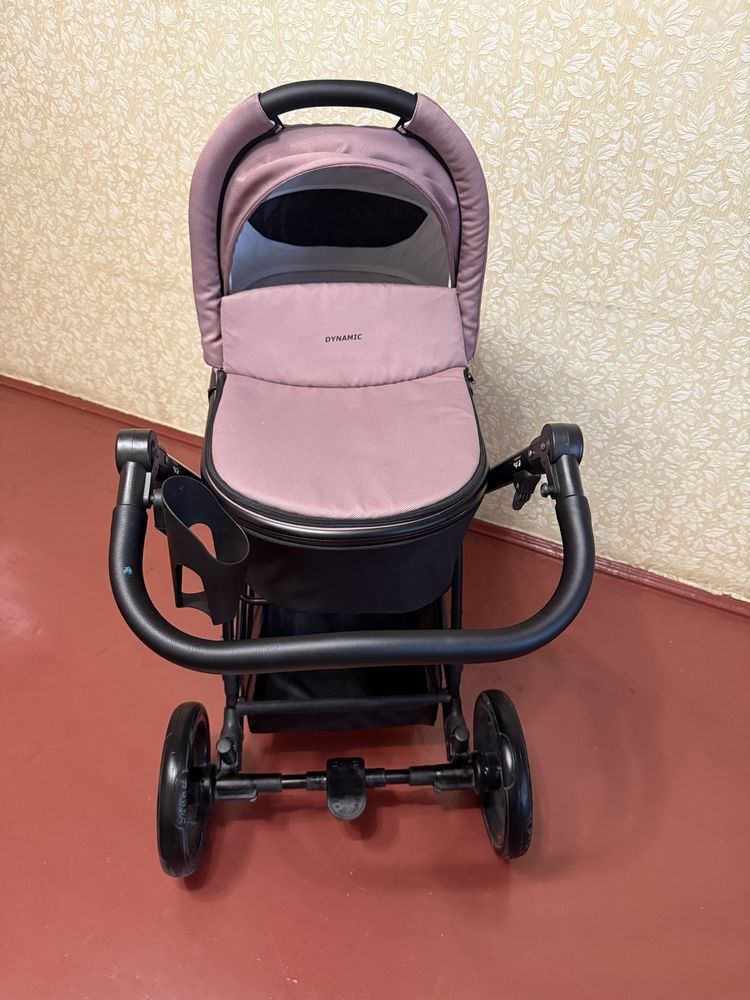 Продам детскую каляску три в одном