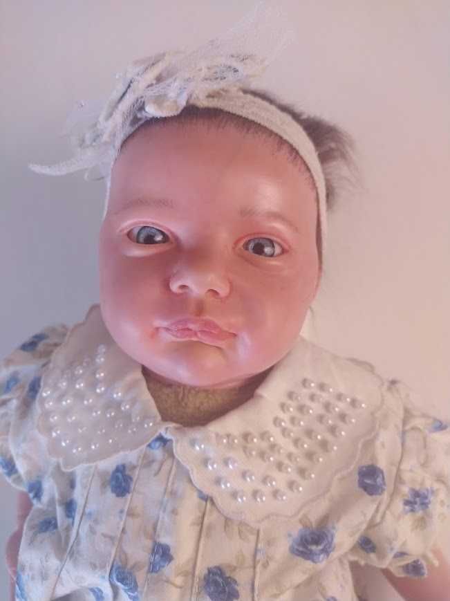 Bebê Reborn Marina - Companheira de Infância em Busca de um Novo Lar