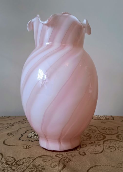 Piękny różowy wazon Murano swirl pink