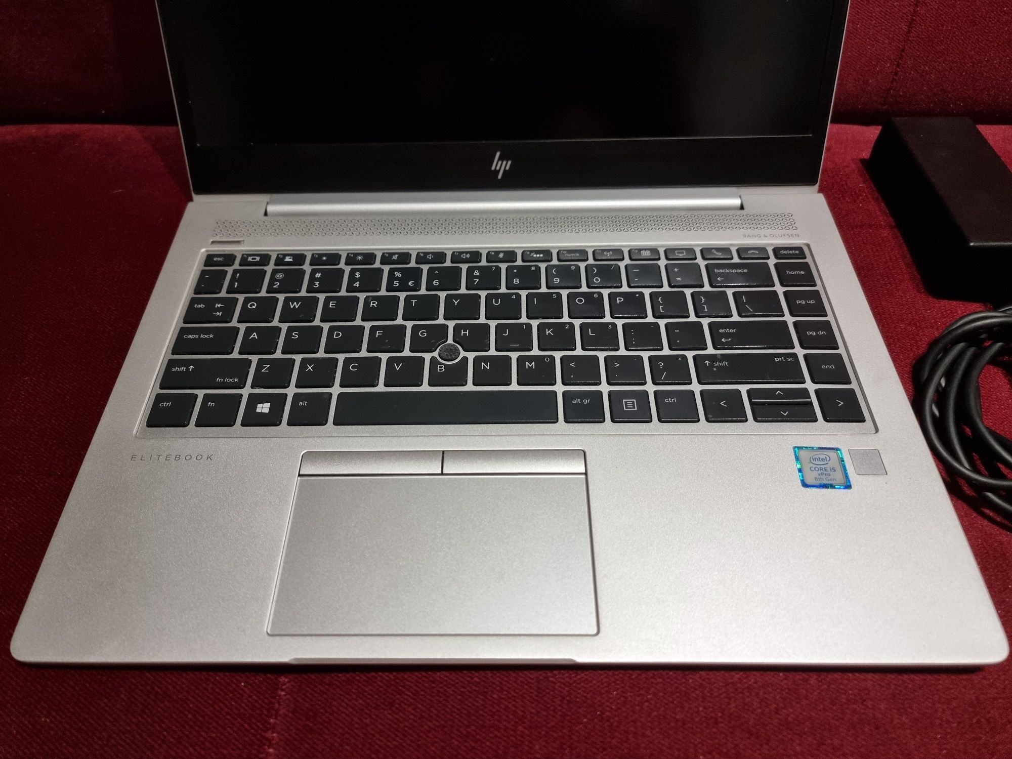 HP EliteBook 840 G5, i5 8350U, 12GB ram DDR4, SSD NVME 256GB.