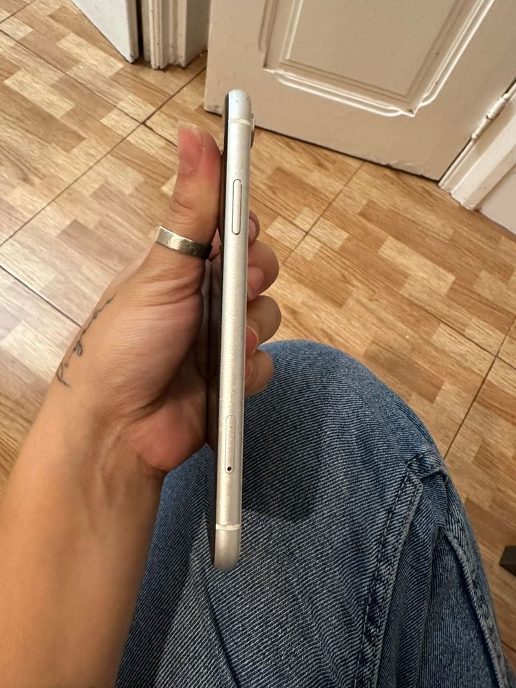 iPhone XR Branco 64GB