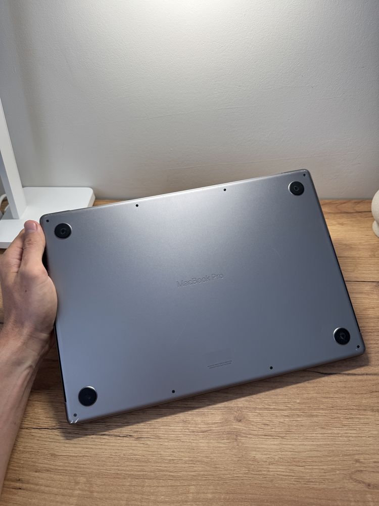 MacBook Pro 16’ 2023 19-Core GPU M2 Pro 32GB 1TB 97%
