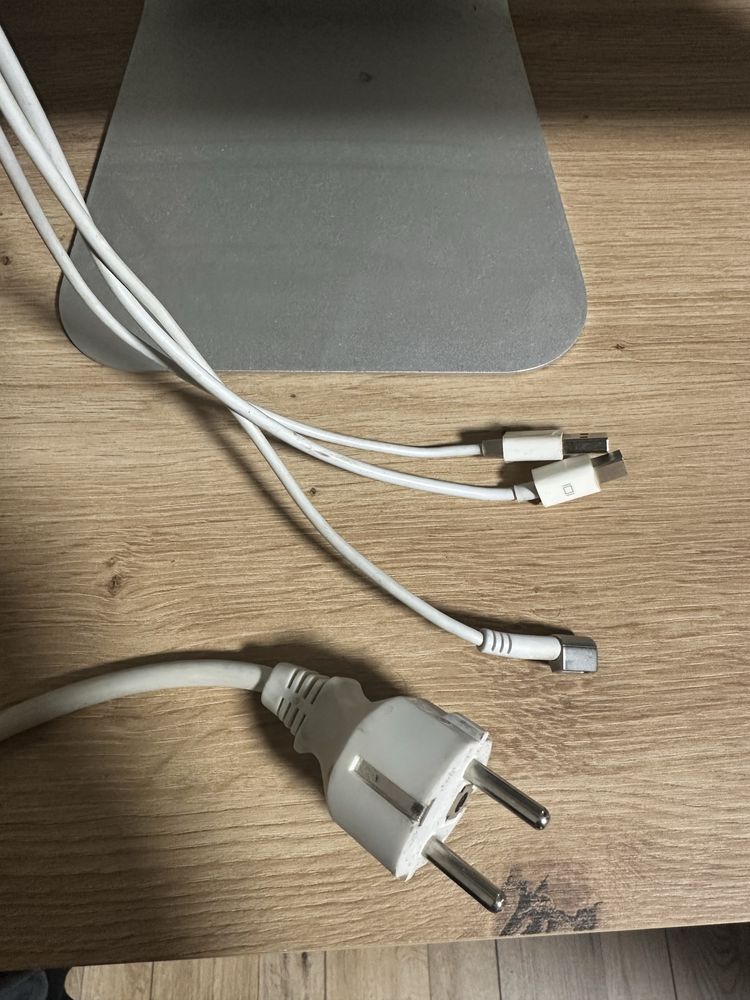 Продам Apple Cinema Display 24” по запчастям/рабочий