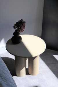 Stolik kawowy z betonu architektonicznego, piaskowy beż