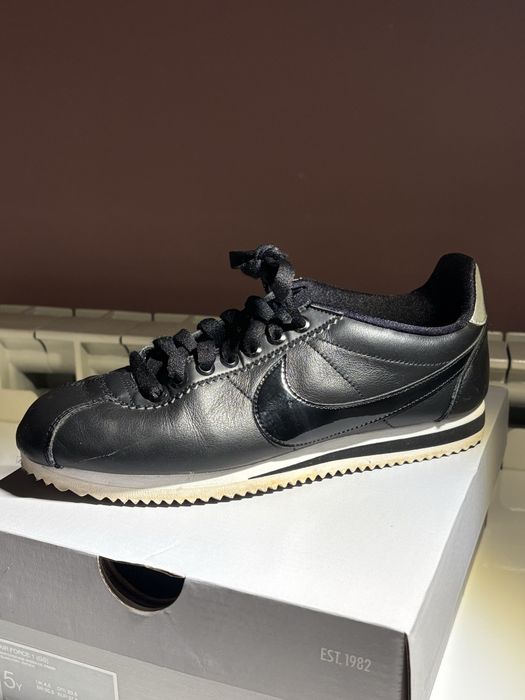 Sapatilhas RARAS Nike Cortez Leather Triple Black (GS)