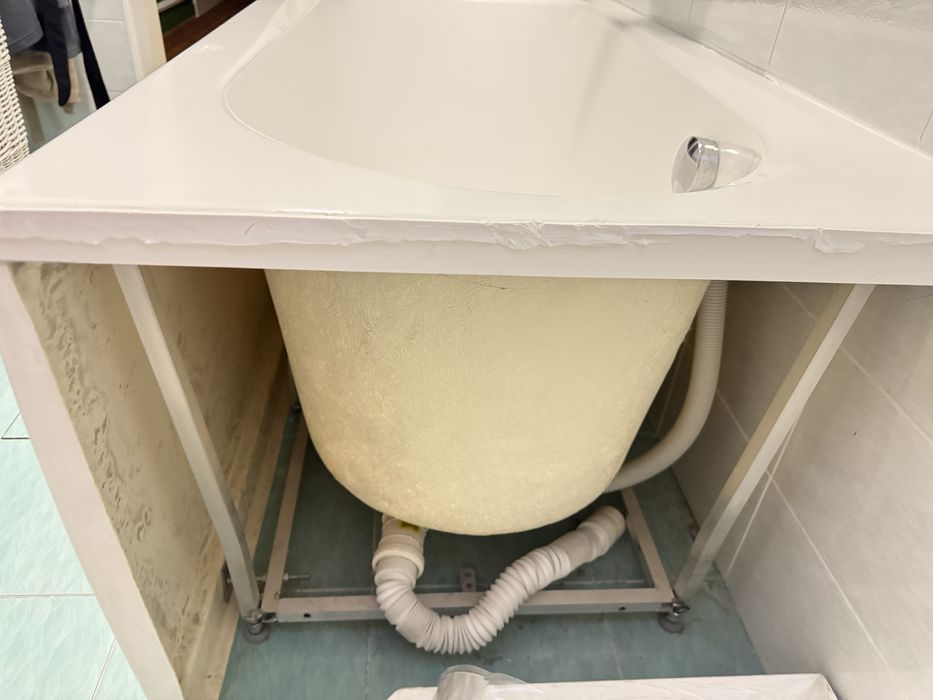 Ванна вживана в ідеальному стані з алюмінієвою конструкцією