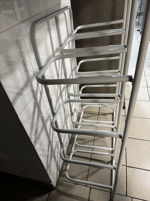 Підставка металева під бутлі 12