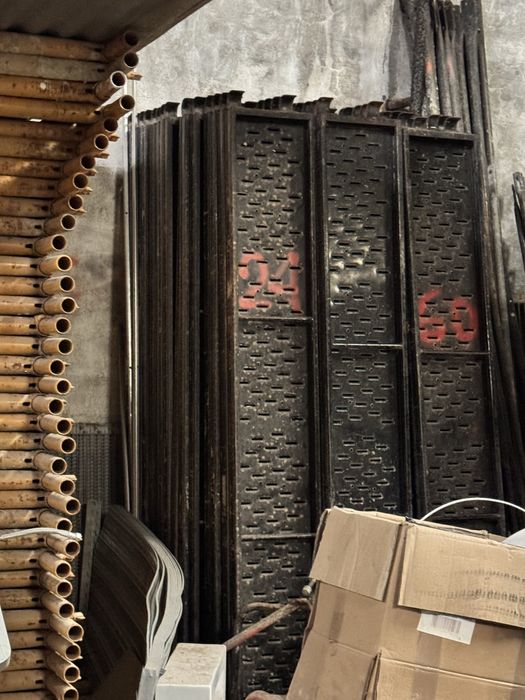 Lote de andaimes em excelente estado