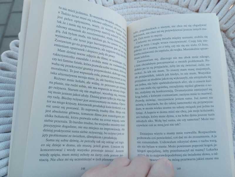Moje córki krowy, Kinga Dębska. Książka obyczajowa