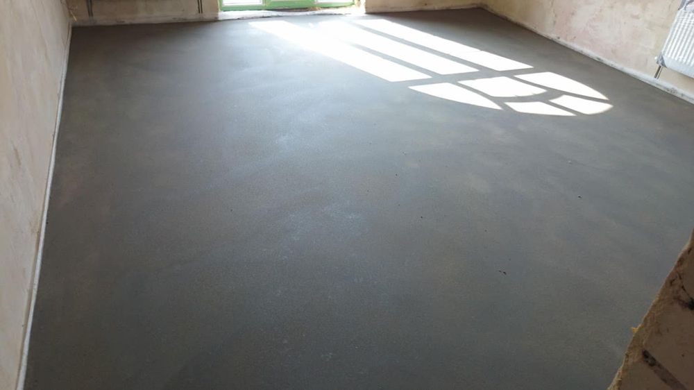 Машинная полусухая стяжка пола. Заливка тёплого пола. Выравнивание.