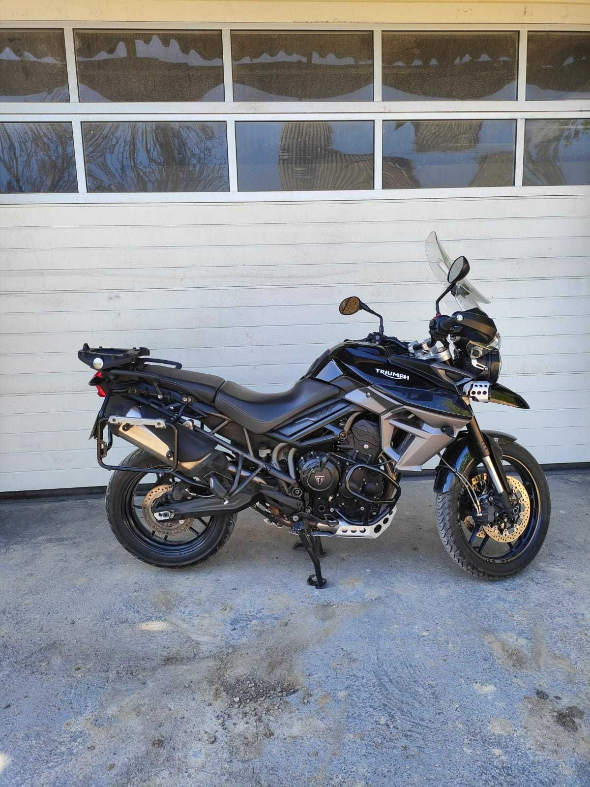 Triumph Tiger 800