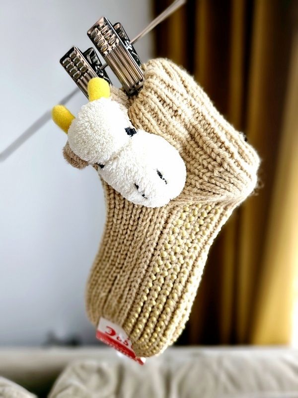 Wiosenne skarpetki antypoślizgowe baranek  barankowe animator socks